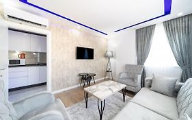 Modern And Central Duplex Apartment Near Beach In Antalya